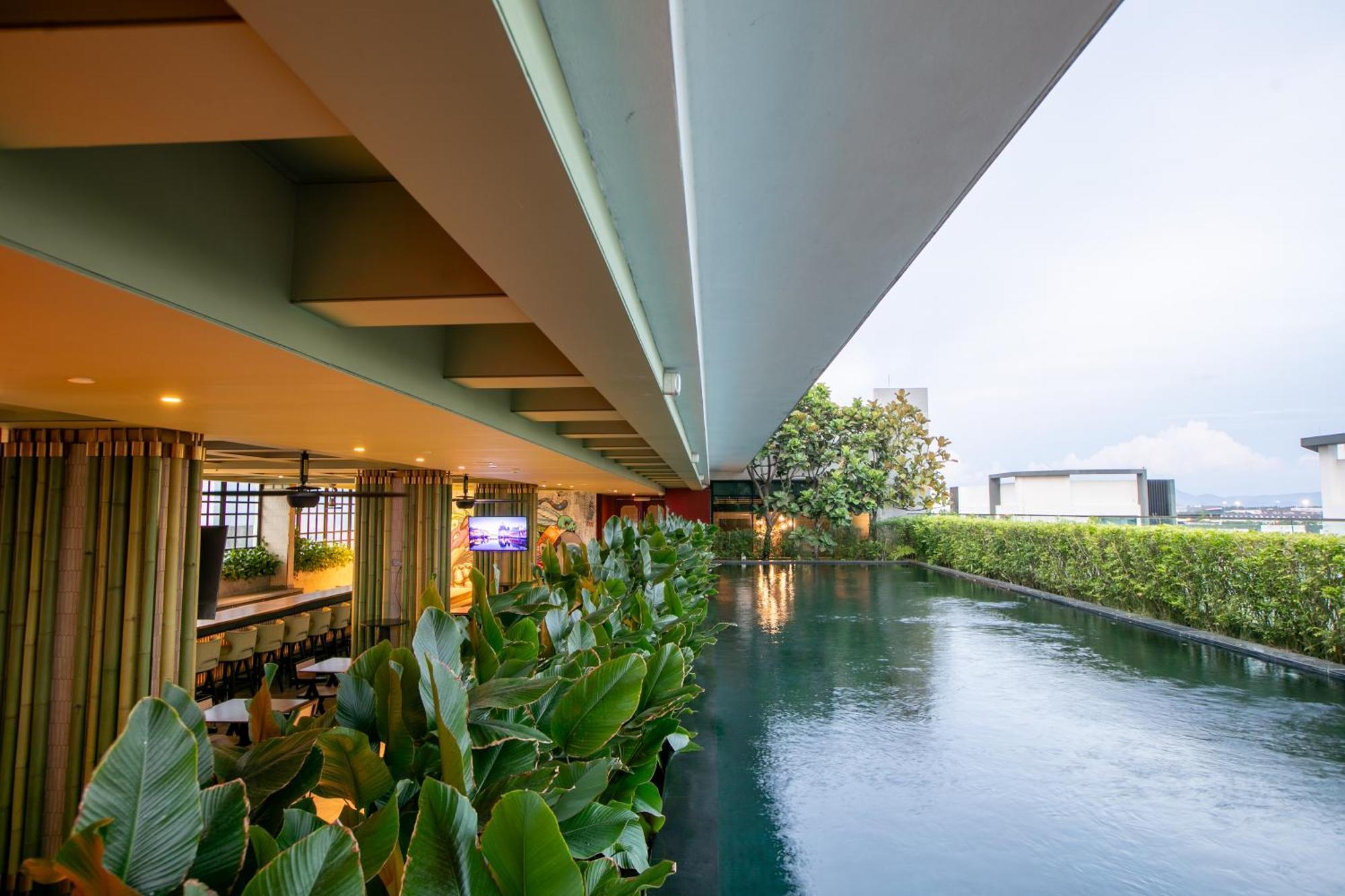 The Upper House, Batu Kawan Hotel Simpang Ampat  Екстериор снимка